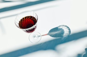 Descubra 5 vinhos em oferta na Menimport para elevar seus momentos especiais
